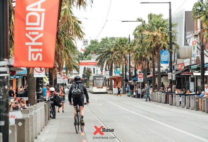 هتل Nomads St Kilda