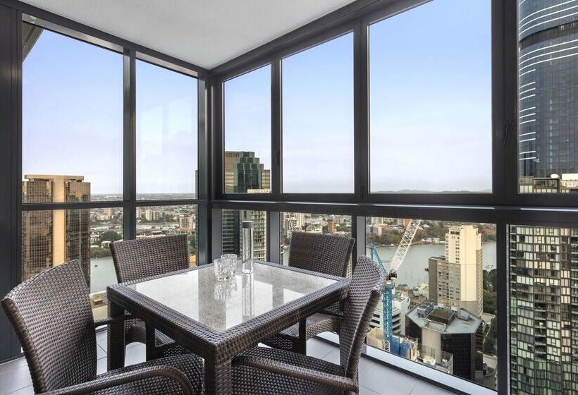 هتل Oaks Brisbane On Charlotte Suites