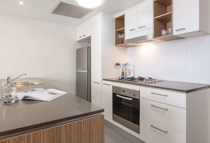 هتل Oaks Brisbane On Charlotte Suites