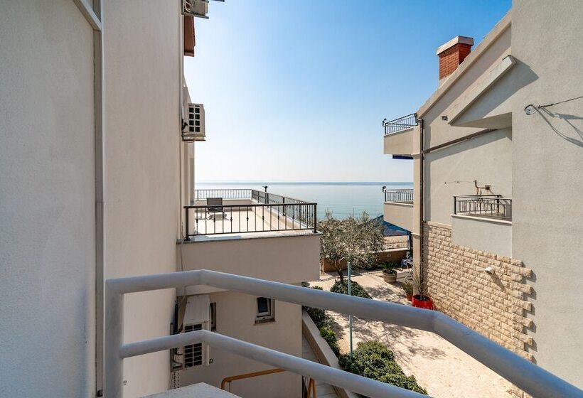 هتل Rooms Vedrana