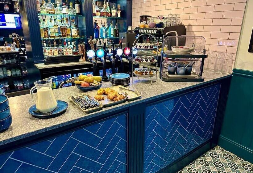 هتل The Regency