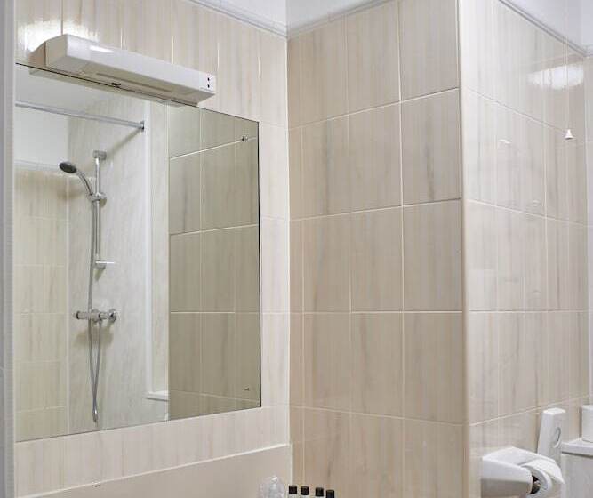 هتل The Regency