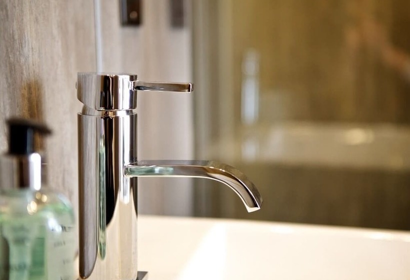 ホテル The Tower Gastro Pub & Apartments