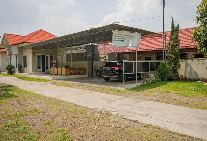 پانسیون Reddoorz Near Watervang Lubuk Linggau 2