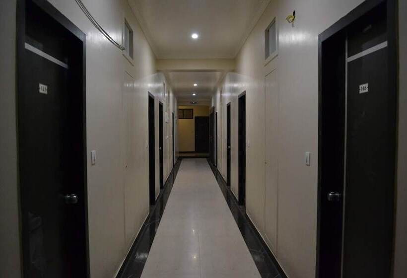 هتل Royal Regency Lodge