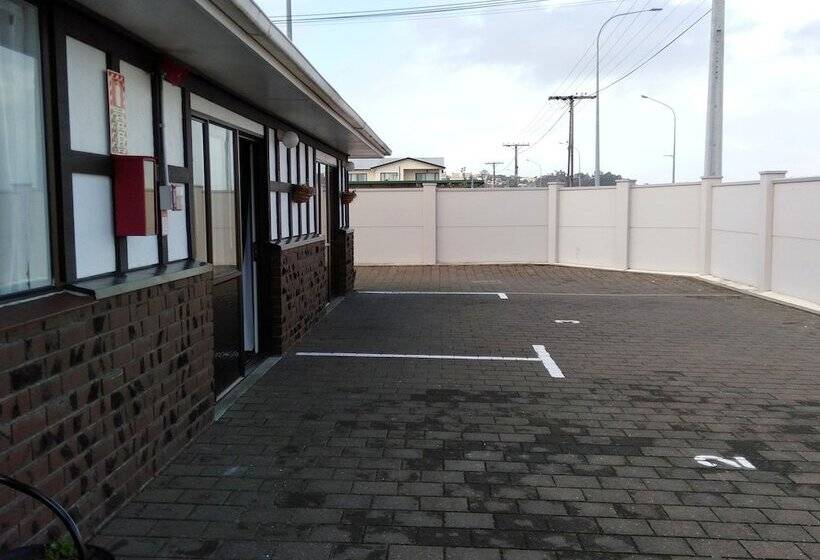 Albatross Motel