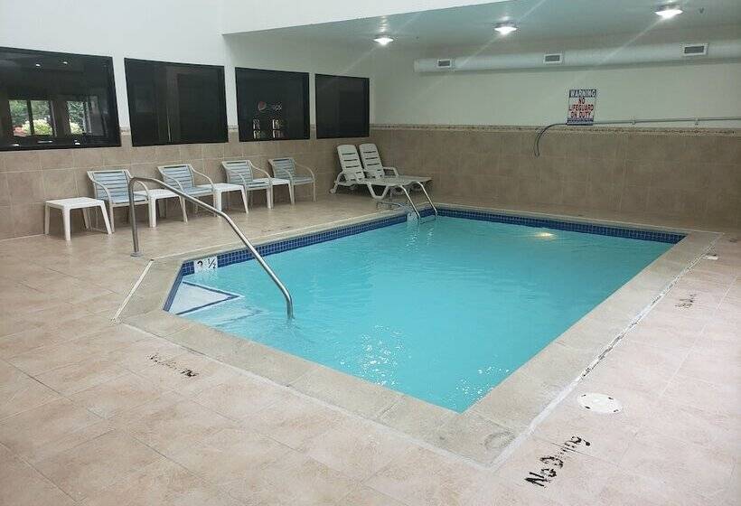 هتل A Victory Suites Warren