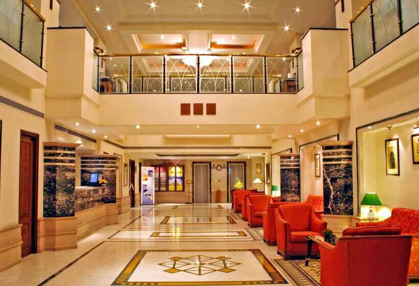 酒店 Aditya Park A Sarovar Portico