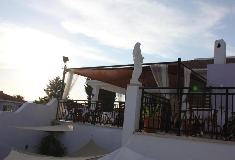 هتل Akamanthea Holiday Village