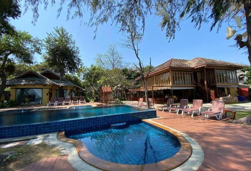 هتل Baan Talay Dao