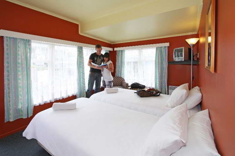 בית מלון כפרי Base Bay Of Islands  Hostel