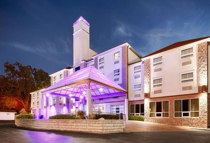 Hotel Best Western Plus Sandusky  And Suites