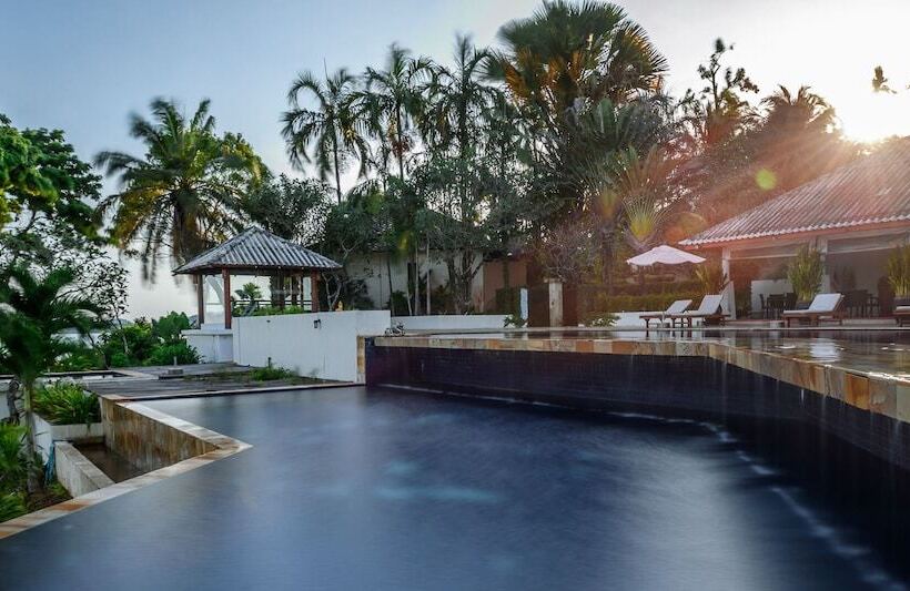 فندق Chandara Resort & Spa Phuket