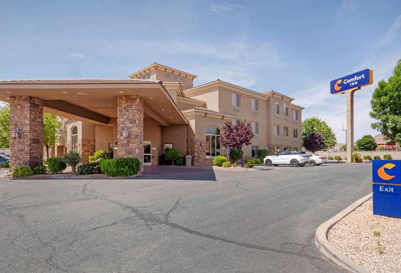 هتل Comfort Inn At Convention Center