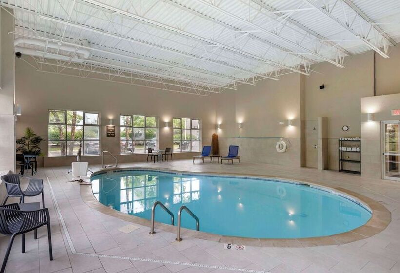 هتل Comfort Inn North Polaris