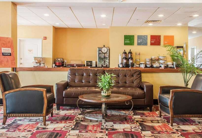 هتل Comfort Inn & Suites