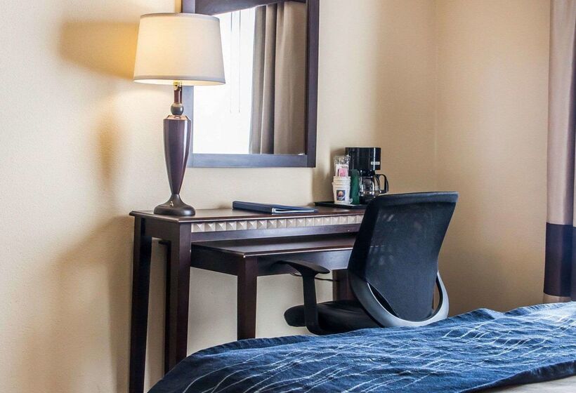 هتل Comfort Inn & Suites