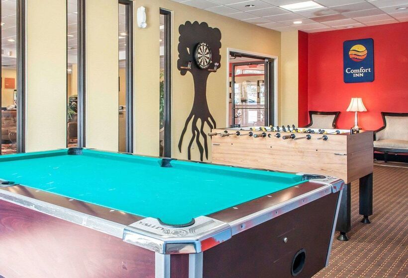 هتل Comfort Inn & Suites
