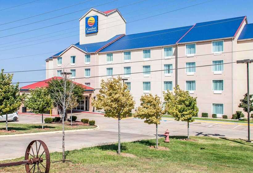 هتل Comfort Inn & Suites