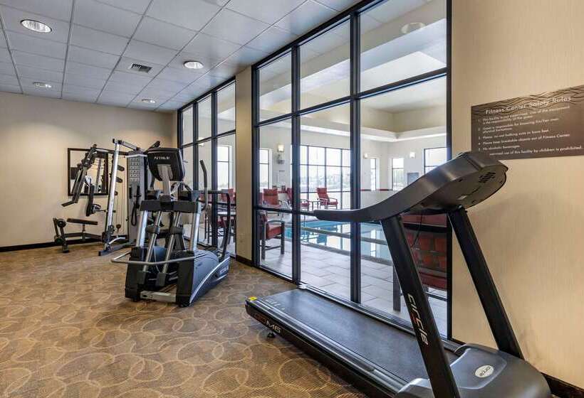 Отель Comfort Inn & Suites Gateway To Glacier National Park