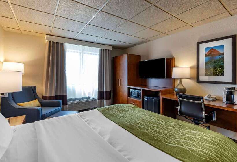 Отель Comfort Inn & Suites Gateway To Glacier National Park