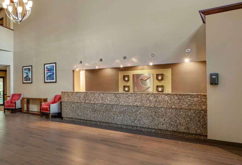 酒店 Comfort Inn & Suites St. Louiso Fallon