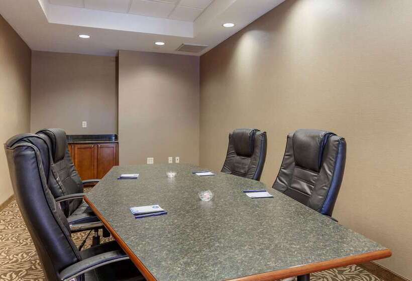בית מלון כפרי Comfort Suites Glendale   State Farm Stadium Area