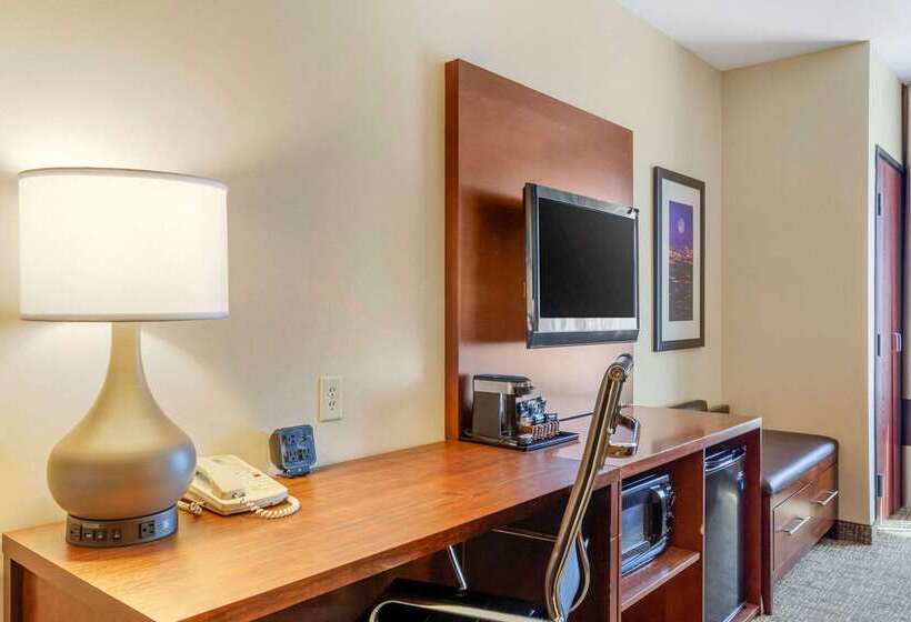 בית מלון כפרי Comfort Suites Glendale   State Farm Stadium Area