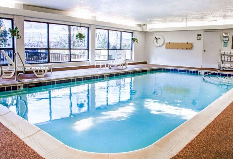هتل Comfort Suites Lombard   Addison