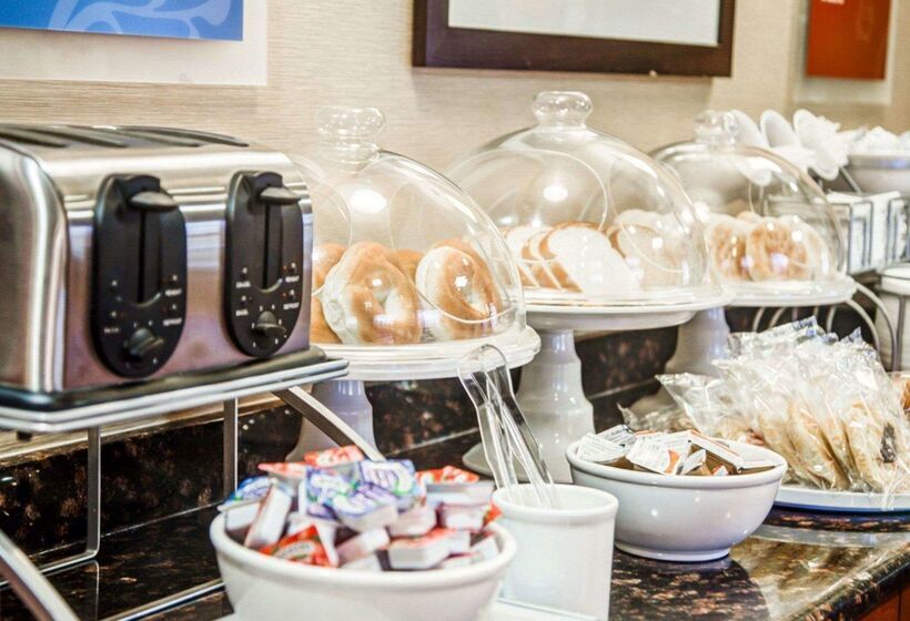 هتل Comfort Suites Lombard   Addison