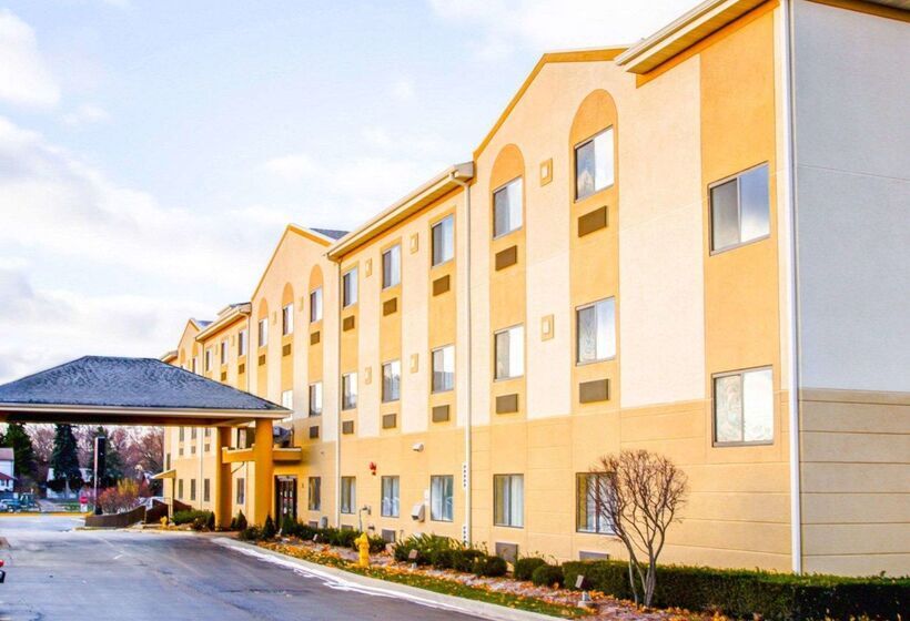 هتل Comfort Suites Lombard   Addison