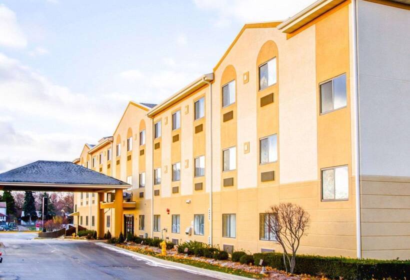 هتل Comfort Suites Lombard   Addison