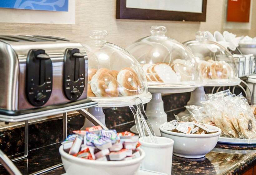 هتل Comfort Suites Lombard   Addison