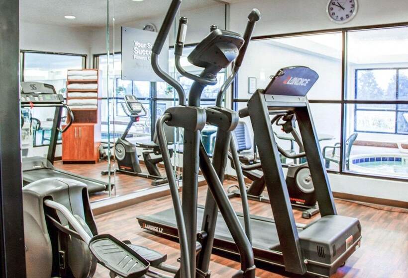 هتل Comfort Suites Lombard   Addison