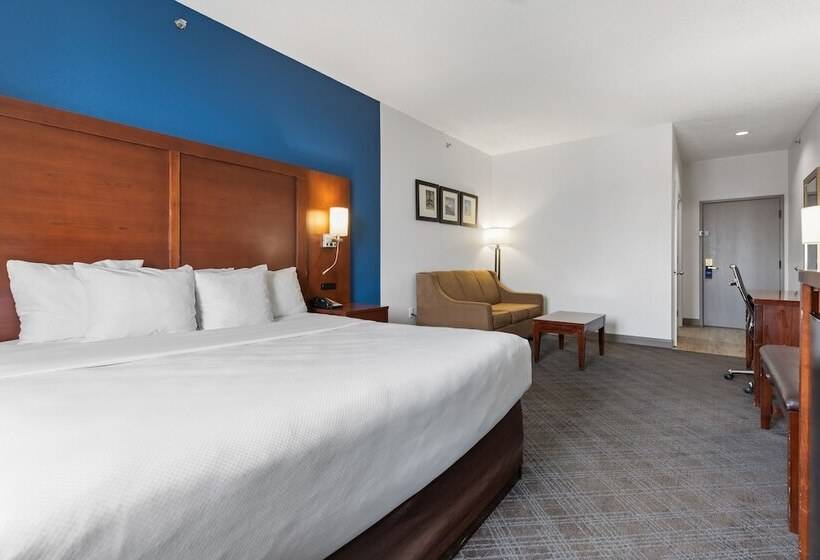 هتل Comfort Suites Lombard   Addison