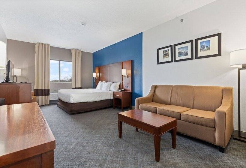هتل Comfort Suites Lombard   Addison