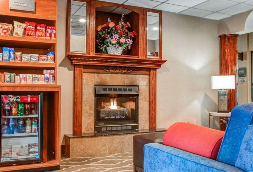 هتل Comfort Suites Lombard   Addison