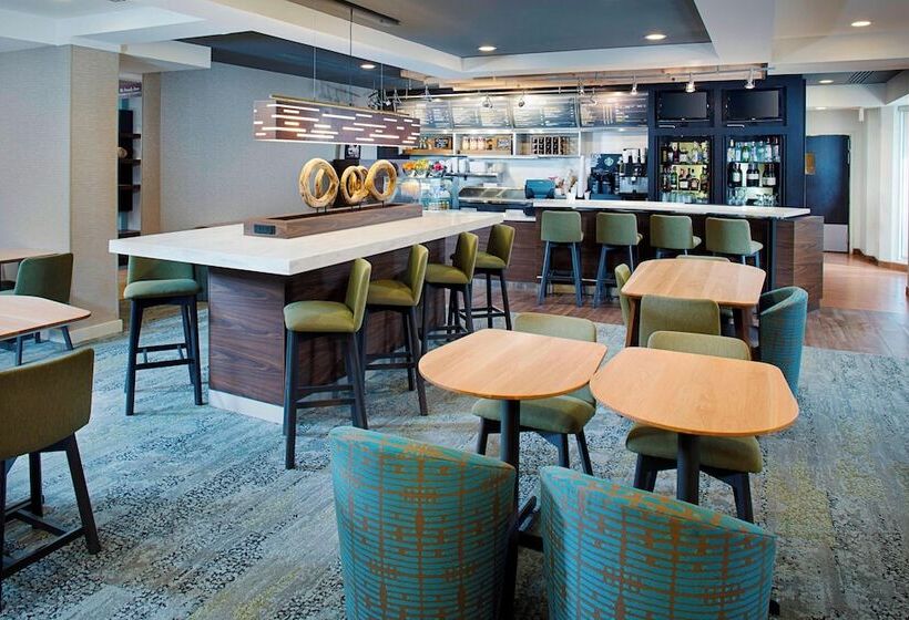 فندق Courtyard By Marriott West Palm Beach Airport