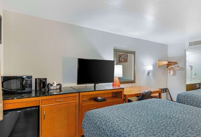 בית מלון כפרי Baymont By Wyndham Missoula