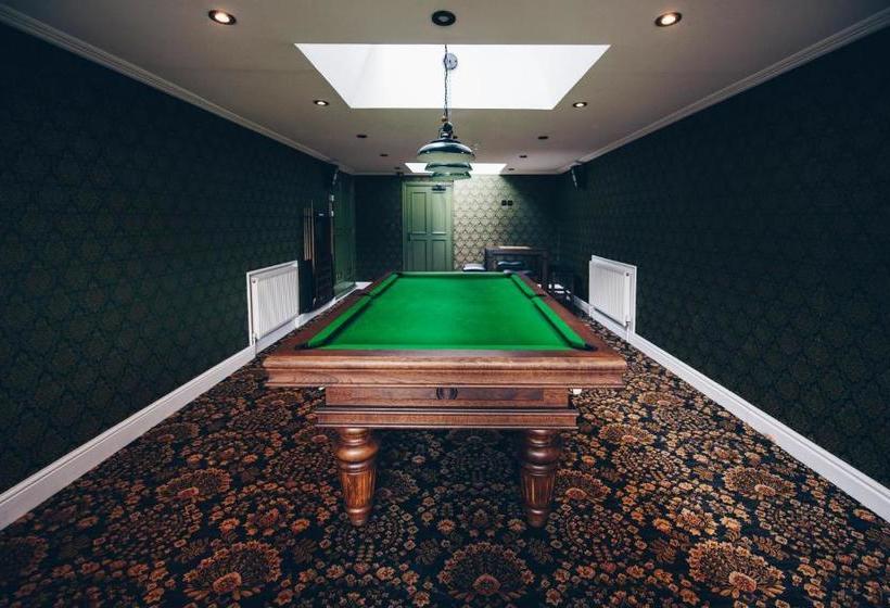 Отель Fox Country Inn