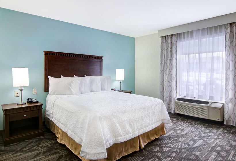 هتل Hampton Inn & Suites Saint John