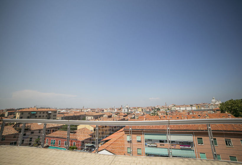 هتل Sunny Terrace Hostel