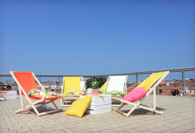 هتل Sunny Terrace Hostel