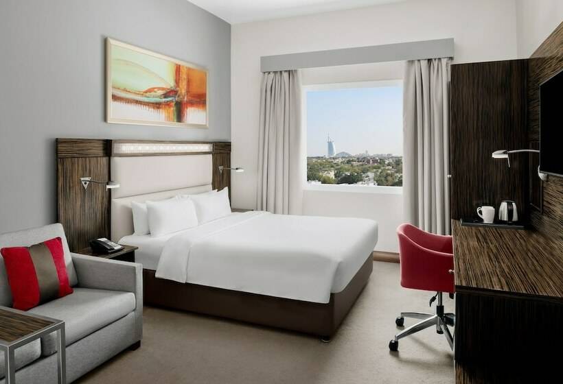 هتل Holiday Inn Express Dubai Internet City