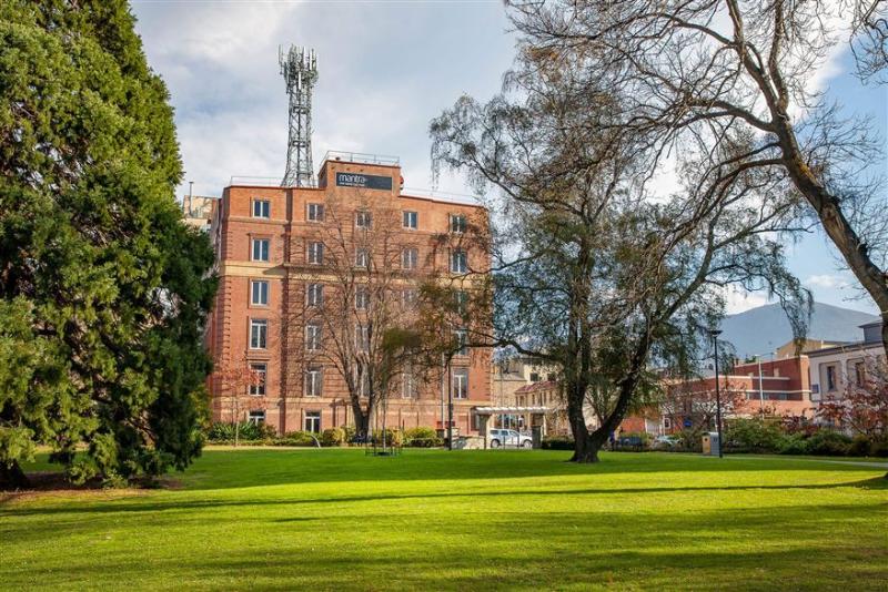 هتل Mantra One Sandy Bay Road