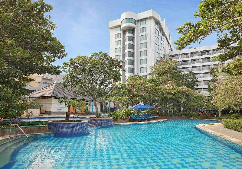 هتل Mercure Convention Center Ancol