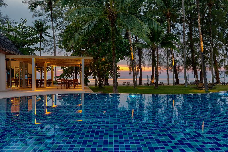 هتل Outrigger Khao Lak Beach Resort   Sha Extra Plus