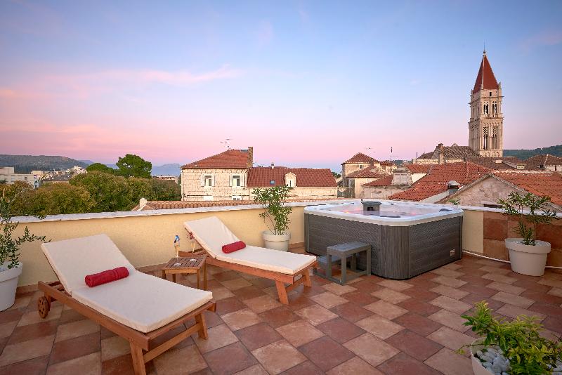 هتل Palace Derossi