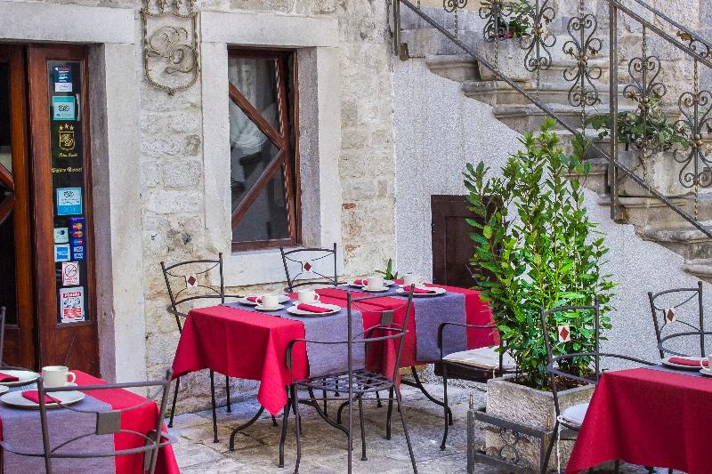 هتل Palace Derossi