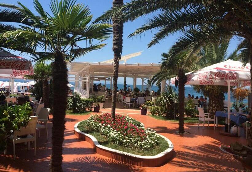 هتل Paradise Beach